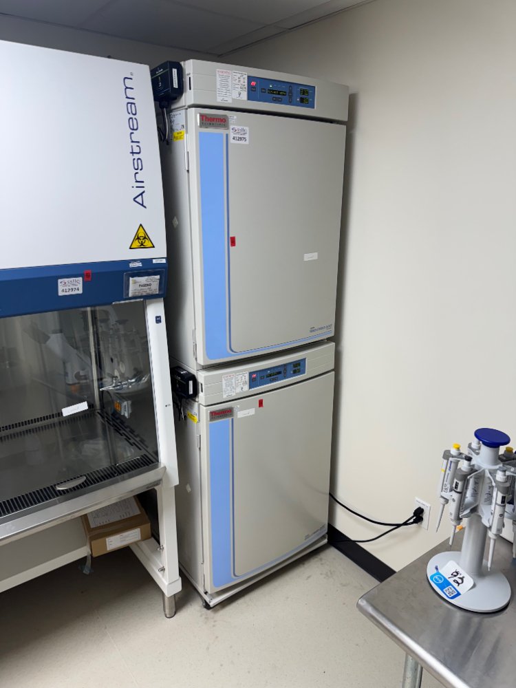 Image of Thermo Forma Series II Water Jacket Double Stack CO2 Incubator